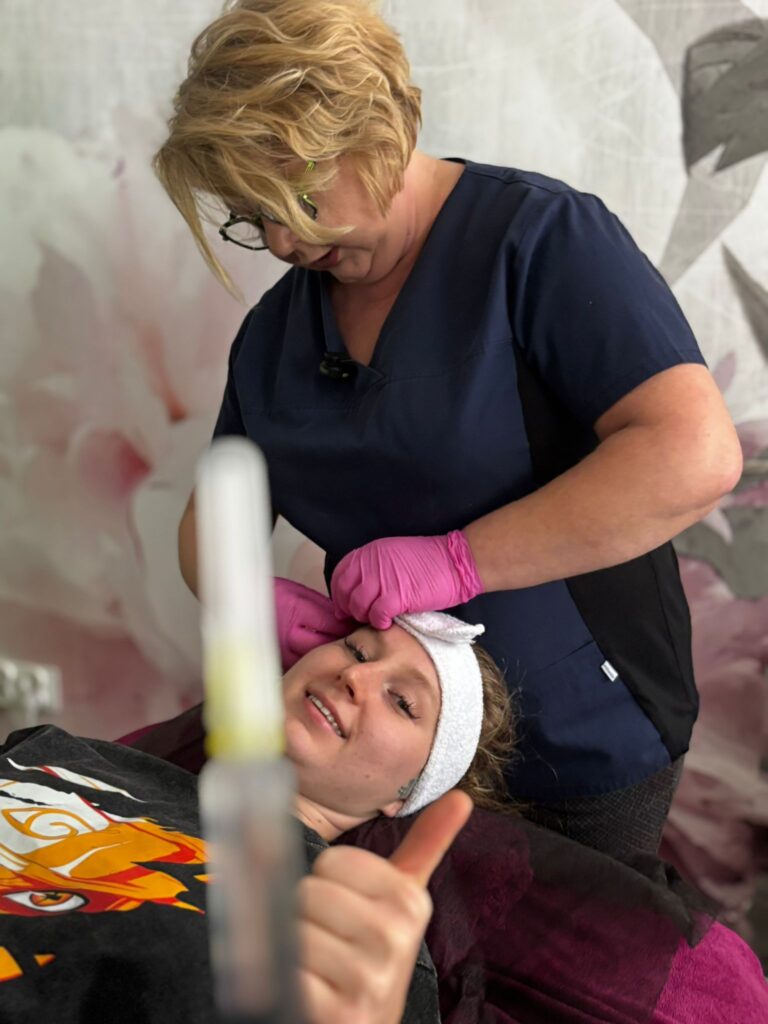 Igła z tropokolagenem przed zabiegiem